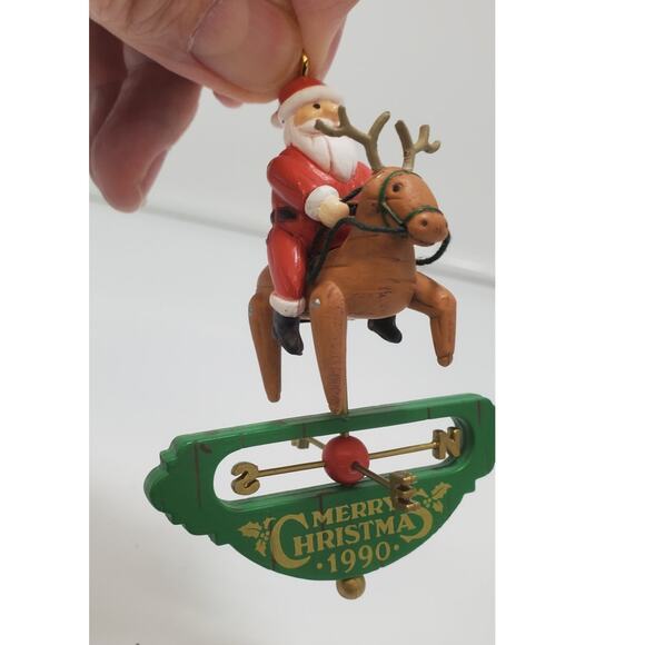 CHRISTMAS TREE ORNAMENT VINTAGE 1990 GILMORE REINDEER COMPASS SANTA CLAUS 3.5" - Picture 1 of 6